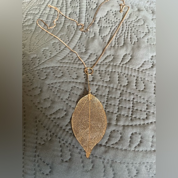 Rose gold leaf necklace - Picture 1 of 4